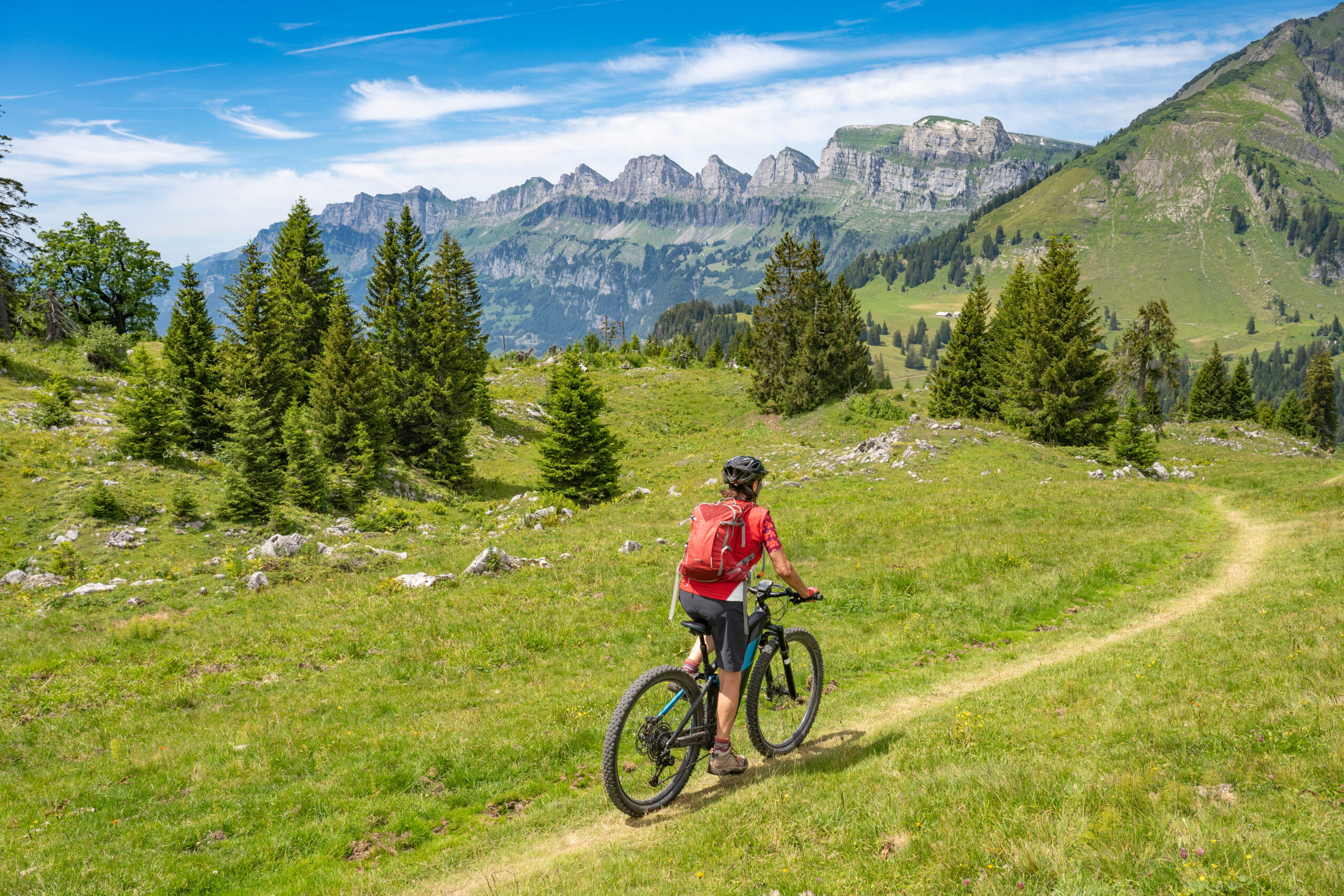 Autriche femme à vélo